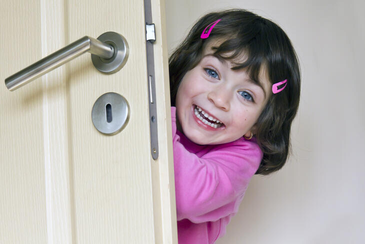 Et barn i døra