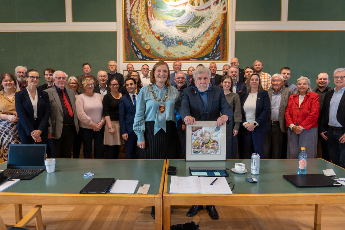 Knut Eide mottok kulturprisen 2022 i bystyret 27. oktober.