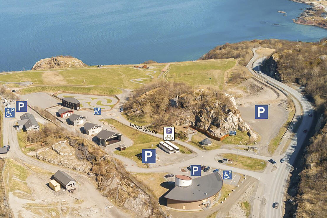 Bildet viser oversikt over parkeringsplasser på Bratten aktivitetspark. 